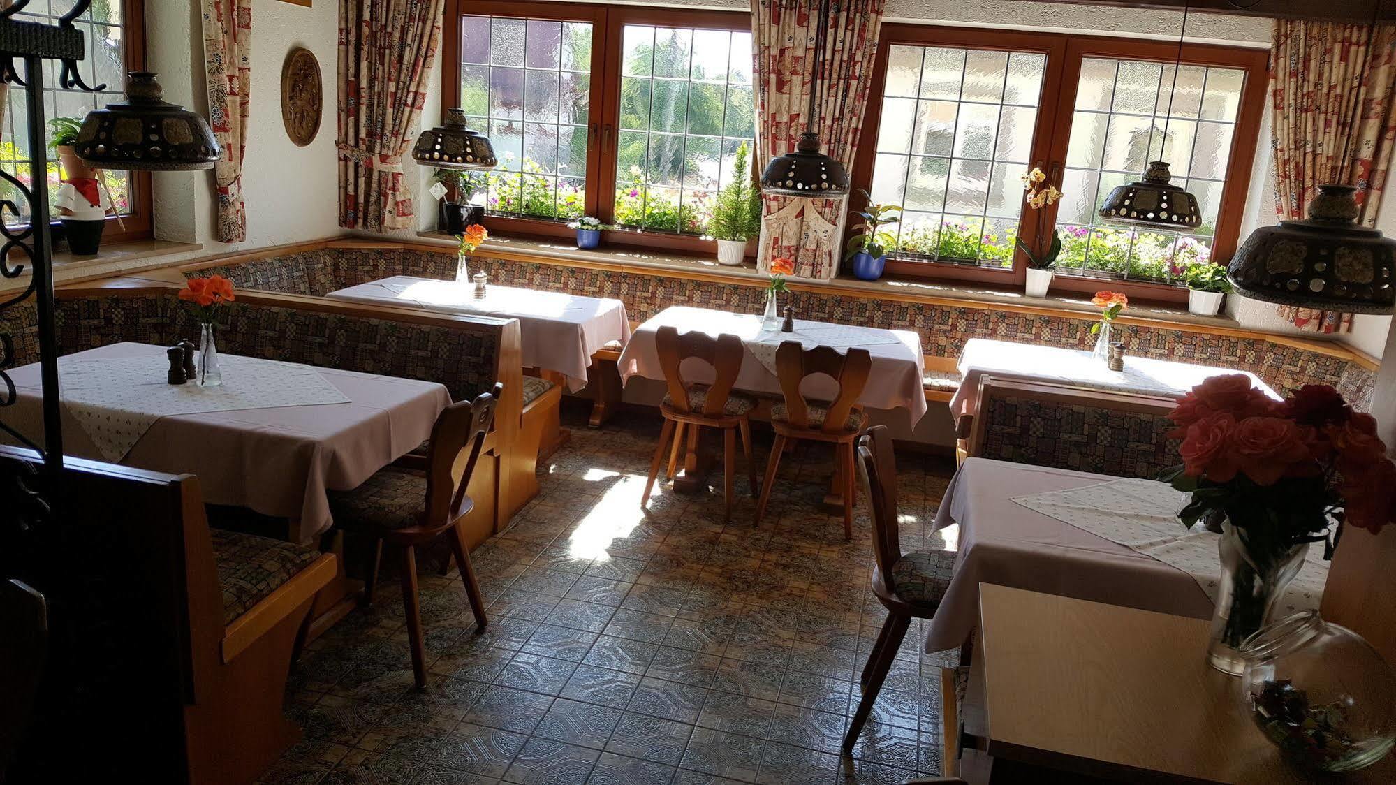 Hotel Gasthof Zum Schwan Steinsfeld Exteriér fotografie