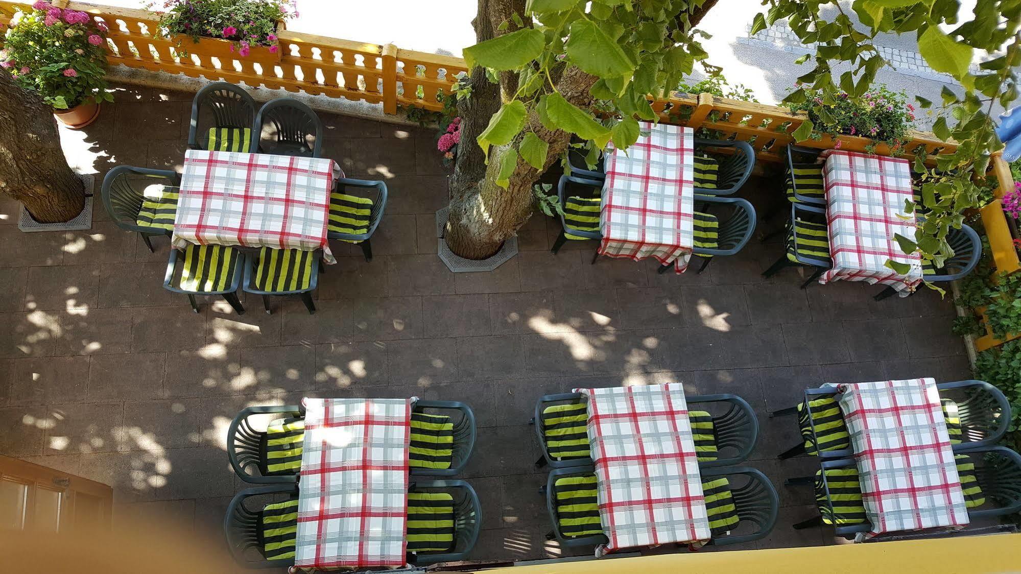 Hotel Gasthof Zum Schwan Steinsfeld Exteriér fotografie