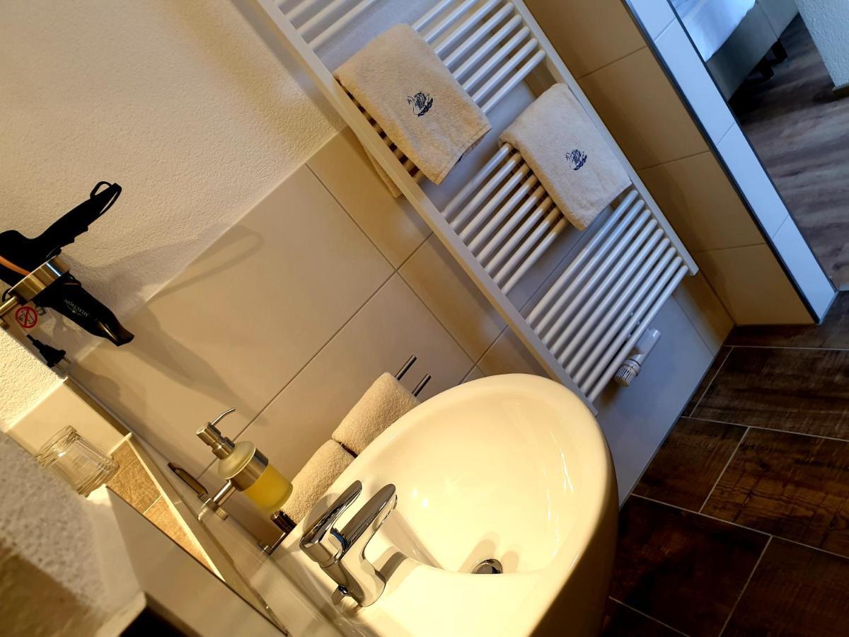 Hotel Gasthof Zum Schwan Steinsfeld Exteriér fotografie